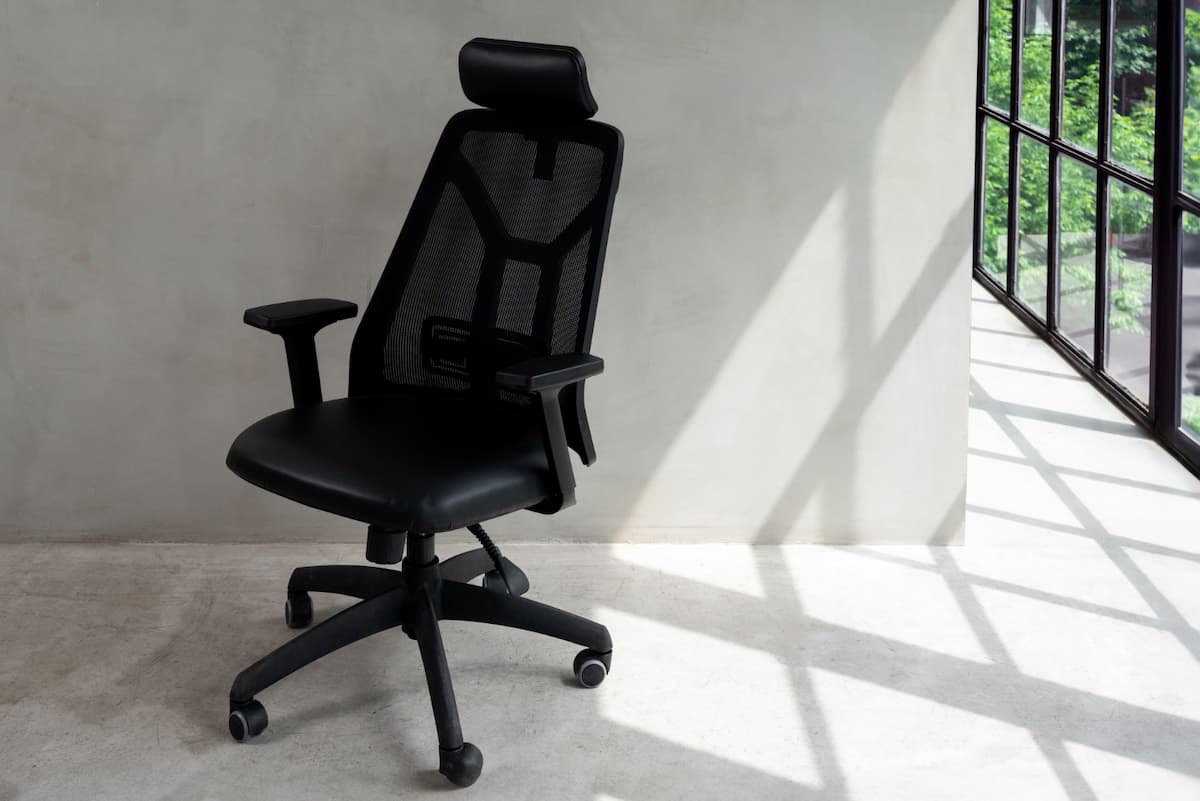 Best Breathable Mesh Office Chairs for Hot Weather (2026)